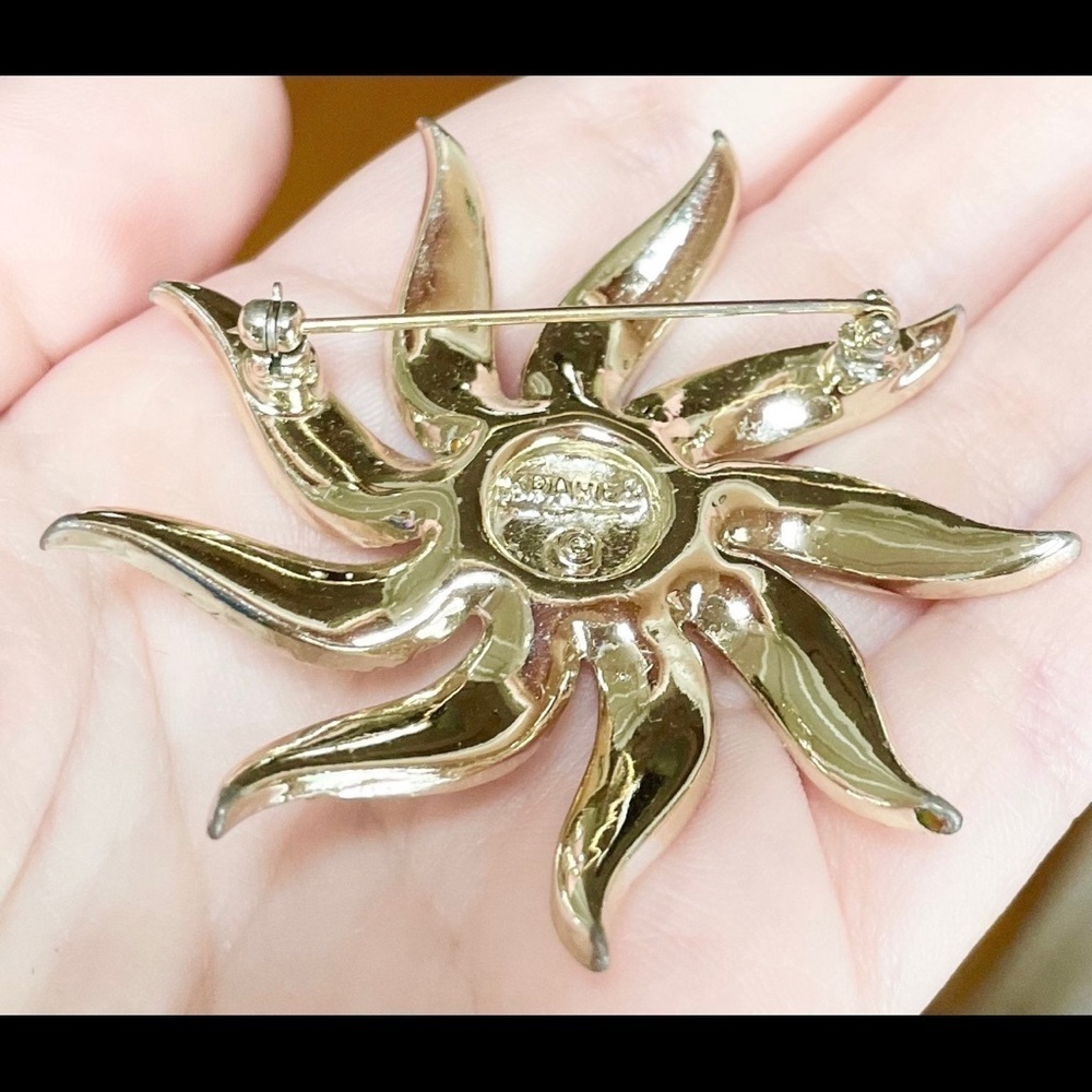 Huge vintage Kramer silver tone rhinestone Star costume brooch - Picture 6 of 6